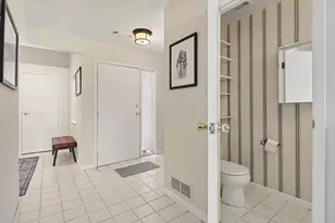 719 Watersedge Dr, Ann Arbor, MI 48105 - Photo 19