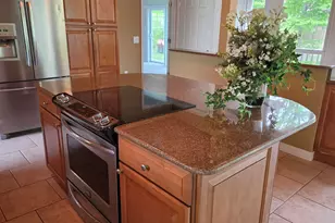 32619 Greenland Ct, Livonia, MI 48154 - Photo 9