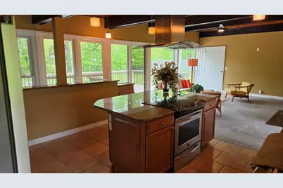 32619 Greenland Court, Livonia, MI 48154 - Photo 13