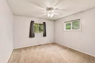 306 Silverhill Dr, Houghton Lake, MI 48629 - Photo 17
