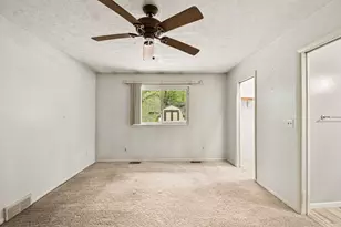 306 Silverhill Dr, Houghton Lake, MI 48629 - Photo 15