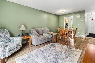 732 Pinckney Ct, Comstock Park, MI 49321 - Photo 9