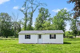 2795 S Bradley Rd, Charlotte, MI 48813 - Photo 17