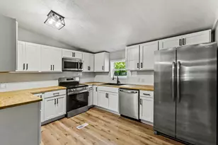 2795 S Bradley Rd, Charlotte, MI 48813 - Photo 9