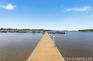 16273 Riverdale Ct, Spring Lake, MI 49456 - Photo 3