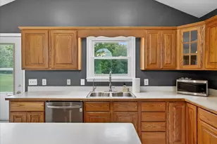 5569 S Corey Rd, Perry, MI 48872 - Photo 11