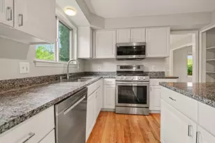 312 Redrock Ct, Ann Arbor, MI 48103 - Photo 7