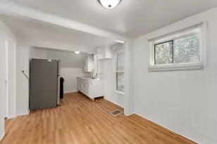 16 Leslie St, Mount Clemens, MI 48043 - Photo 3