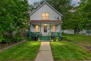 16 Leslie St, Mount Clemens, MI 48043 - Photo 1