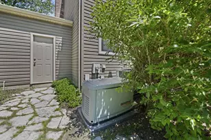 8073 Gandy Ct, Grosse Ile, MI 48138 - Photo 13