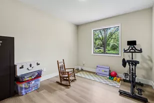 240 S Broton Rd, Muskegon, MI 49442 - Photo 13