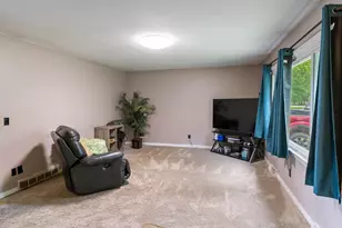 5641 E Orchard St, Delton, MI 49046 - Photo 9