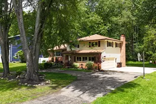 2728 Forest Lake Dr, Jackson, MI 49203 - Photo 3