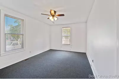 124 N Warren Avenue, Big Rapids, MI 49307 - Photo 9