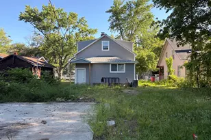 220 Parker Ave, Benton Harbor, MI 49022 - Photo 3