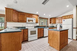 60641 Lennon St, Sturgis, MI 49091 - Photo 11