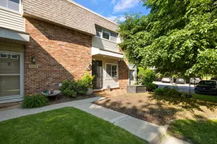 521 Longshore Dr, Ann Arbor, MI 48105 - Photo 37
