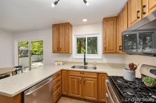 5249 Newcastle Dr SE, Kentwood, MI 49508 - Photo 11