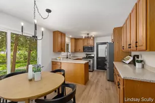 5249 Newcastle Dr SE, Kentwood, MI 49508 - Photo 9