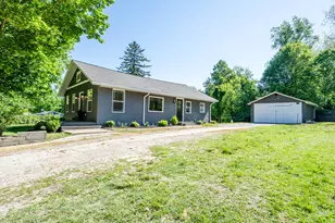 6027 Superior St, Coloma, MI 49038 - Photo 3
