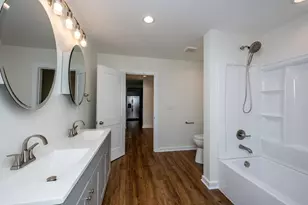 6027 Superior St, Coloma, MI 49038 - Photo 7