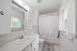 225 Center Ct, Jackson, MI 49201 - Photo 11
