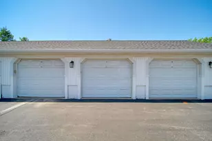 822 W Barrington Cir, Jackson, MI 49203 - Photo 27