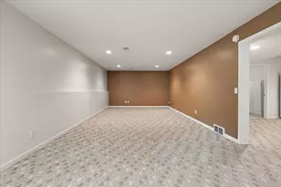 900 Andree Rd, Muskegon, MI 49445 - Photo 35