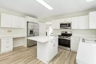 37743 Avon Ln, Farmington Hills, MI 48331 - Photo 13