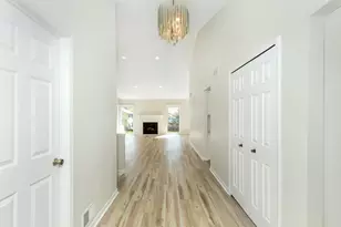 37743 Avon Ln, Farmington Hills, MI 48331 - Photo 3