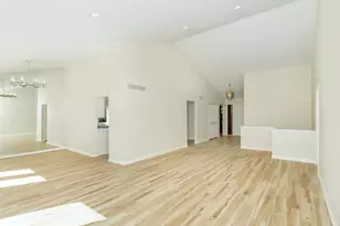 37743 Avon Ln, Farmington Hills, MI 48331 - Photo 7