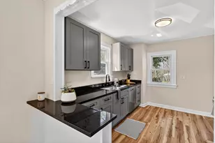 1047 Eastern Ave NE, Grand Rapids, MI 49503 - Photo 13
