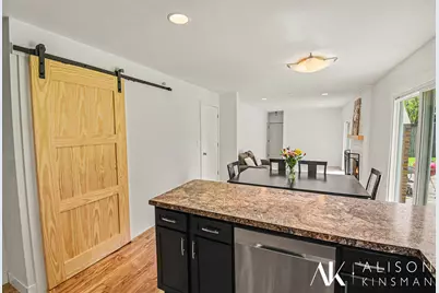 5289 Queensbury Drive SE, Kentwood, MI 49508 - Photo 9