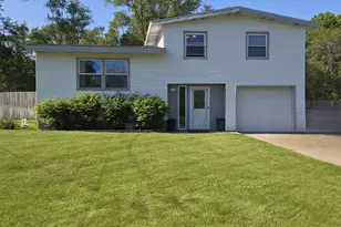 1852 Oak Park Dr, Muskegon, MI 49442 - Photo 1