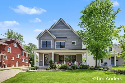 556 Greenwood Avenue SE, East Grand Rapids, MI 49506 - Photo 1
