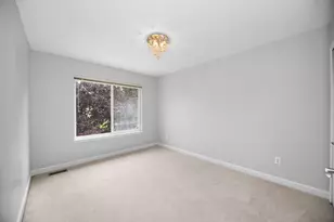 22273 Abington Dr, Farmington Hills, MI 48335 - Photo 37