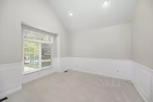 22273 Abington Dr, Farmington Hills, MI 48335 - Photo 15