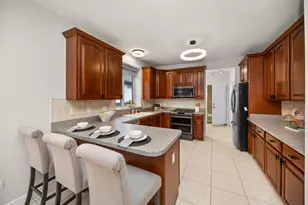 22273 Abington Dr, Farmington Hills, MI 48335 - Photo 31