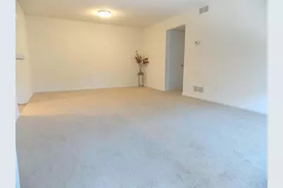 125 Fieldcrest Street #102, Ann Arbor, MI 48103 - Photo 7