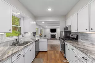 485 Edgeworthe Dr SE, Ada, MI 49301 - Photo 11