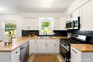 1738 Auburn Ave NE, Grand Rapids, MI 49505 - Photo 7