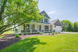 1072 Cumberland Ave SE, Lowell, MI 49331 - Photo 3