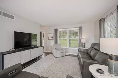 1072 Cumberland Avenue SE, Lowell, MI 49331 - Photo 7
