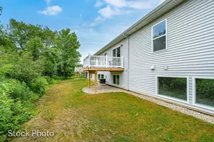 327 Round Hill Rd, Kalamazoo, MI 49009 - Photo 27