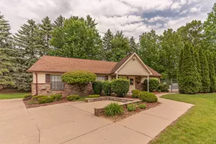 35868 Castlewood Ct, Westland, MI 48185 - Photo 7