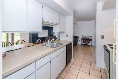 1809 Independence Boulevard #15B, Ann Arbor, MI 48104 - Photo 7