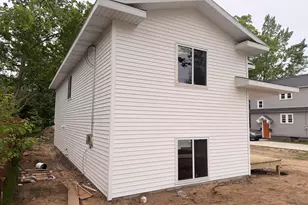 723 Amity Ave, Muskegon, MI 49442 - Photo 3