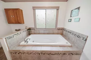 8352 Alta Vista Dr, Pinckney, MI 48169 - Photo 25