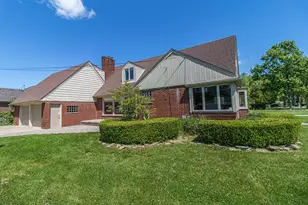 30007 Maison St, Saint Clair Shores, MI 48082 - Photo 3