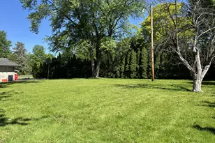 29360 Woodhaven Ln, Southfield, MI 48076 - Photo 5
